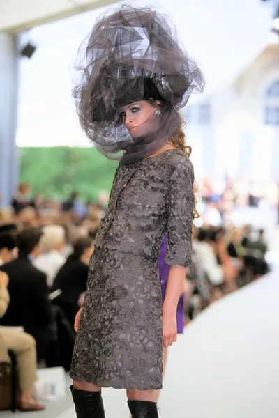 Look 8